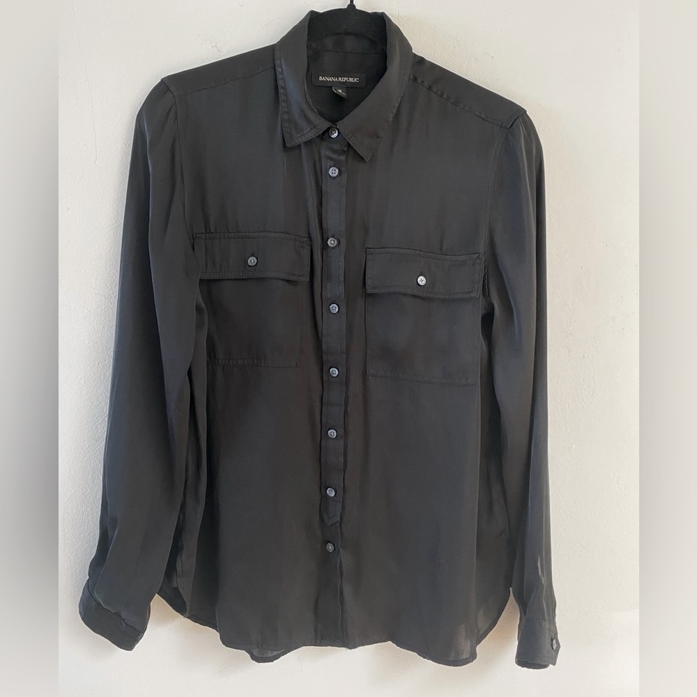 Banana  Republic button down long sleeve small black blouse